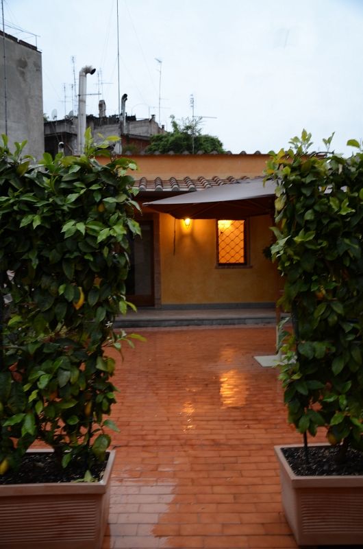 09-Our Rome room in rain
